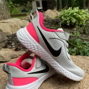 Kids' Revolution 5 Sneaker Little Kid